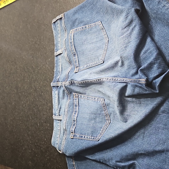 Torrid Cropped denim - Picture 2 of 4